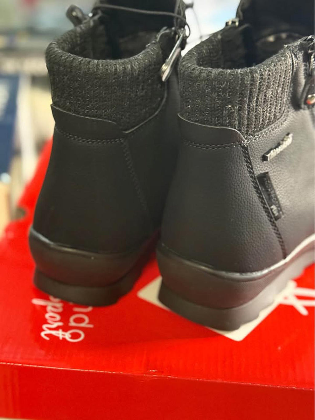 Blondo Sport Black Boots Size 6