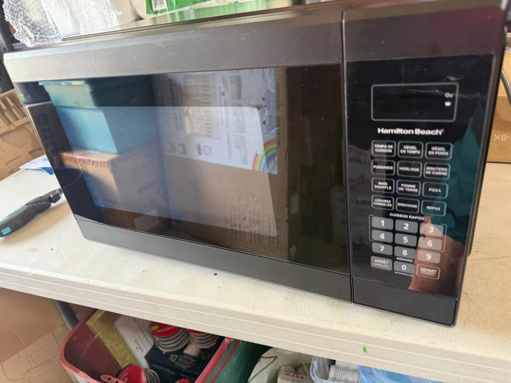 Hamilton Beach Microwave EM0P042YK-B
