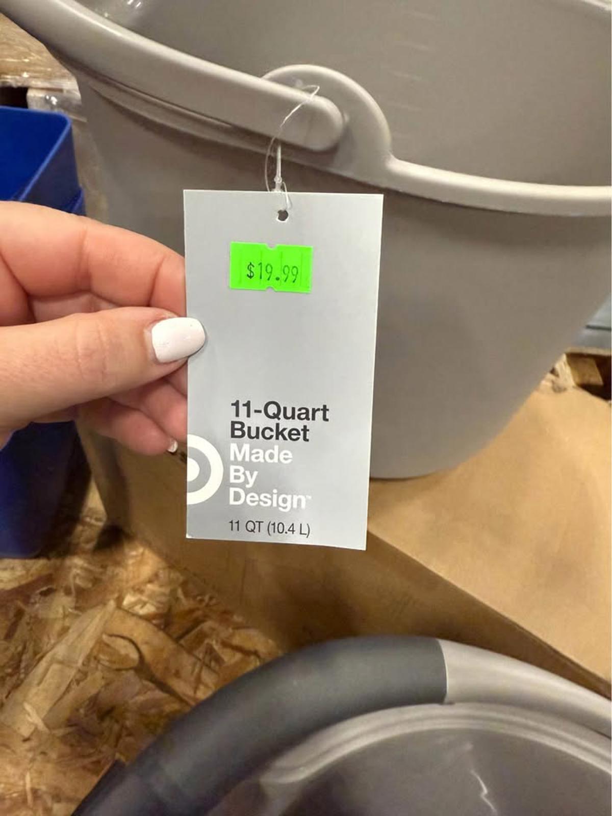 11 quart bucket