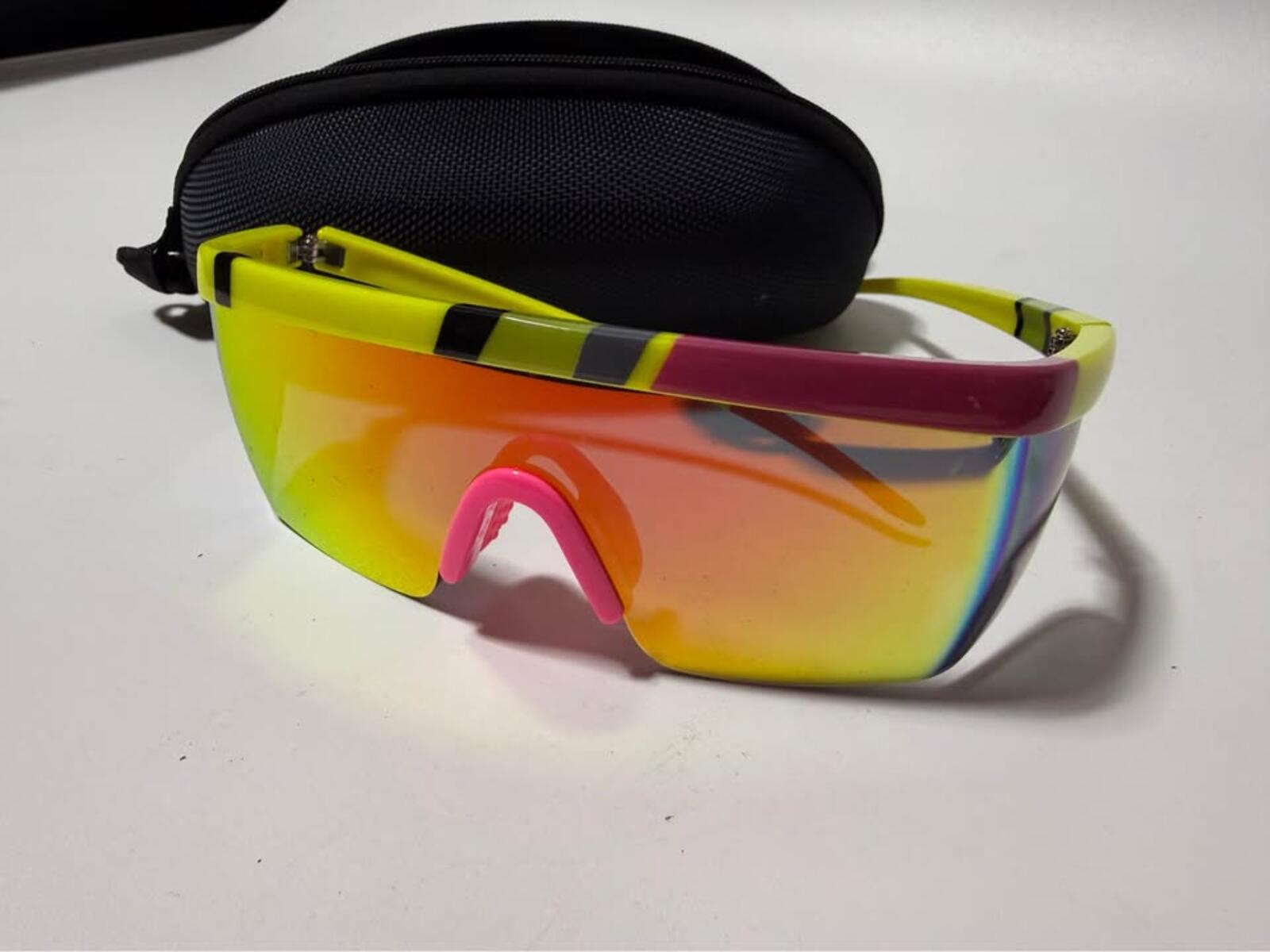 Feisedy Yellow Pink Mirrored Sports Sunglasses