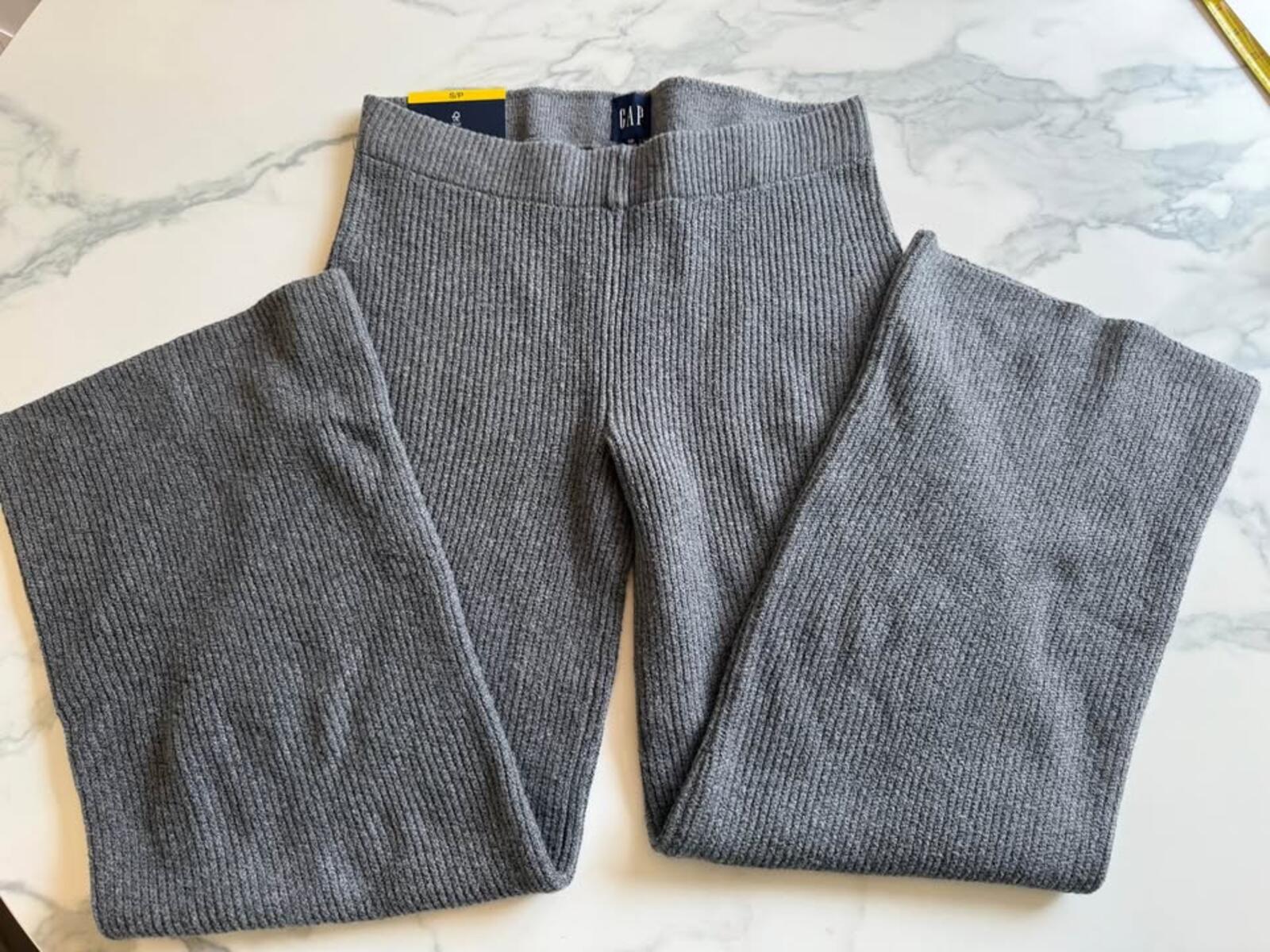 New GAP grey ribbed knit pants small petite