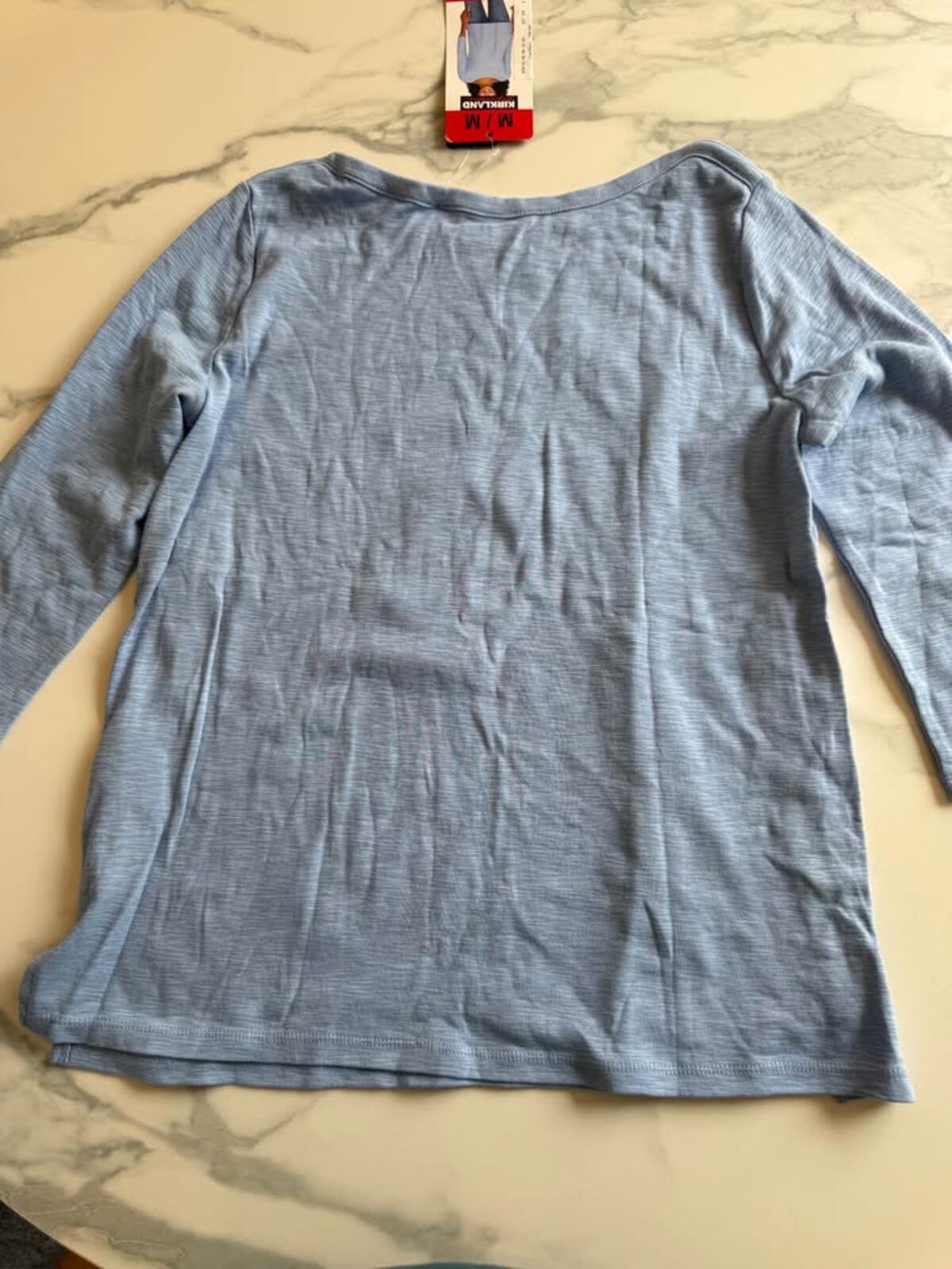 Kirkland Signature Women's Blue Long Sleeve Top M