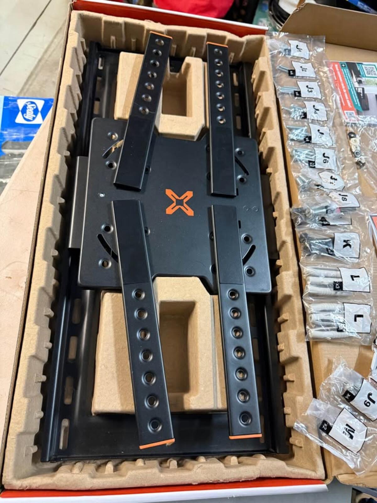 AVA Tilt and Turn TV Wall Mount 32-100 inch 150 lbs