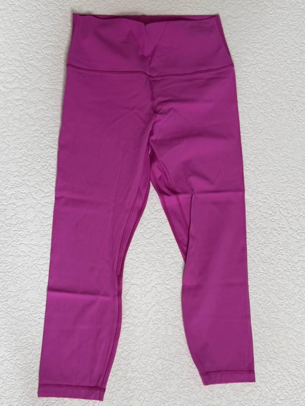 Lululemon Capri Leggings Size 10 Fuchsia