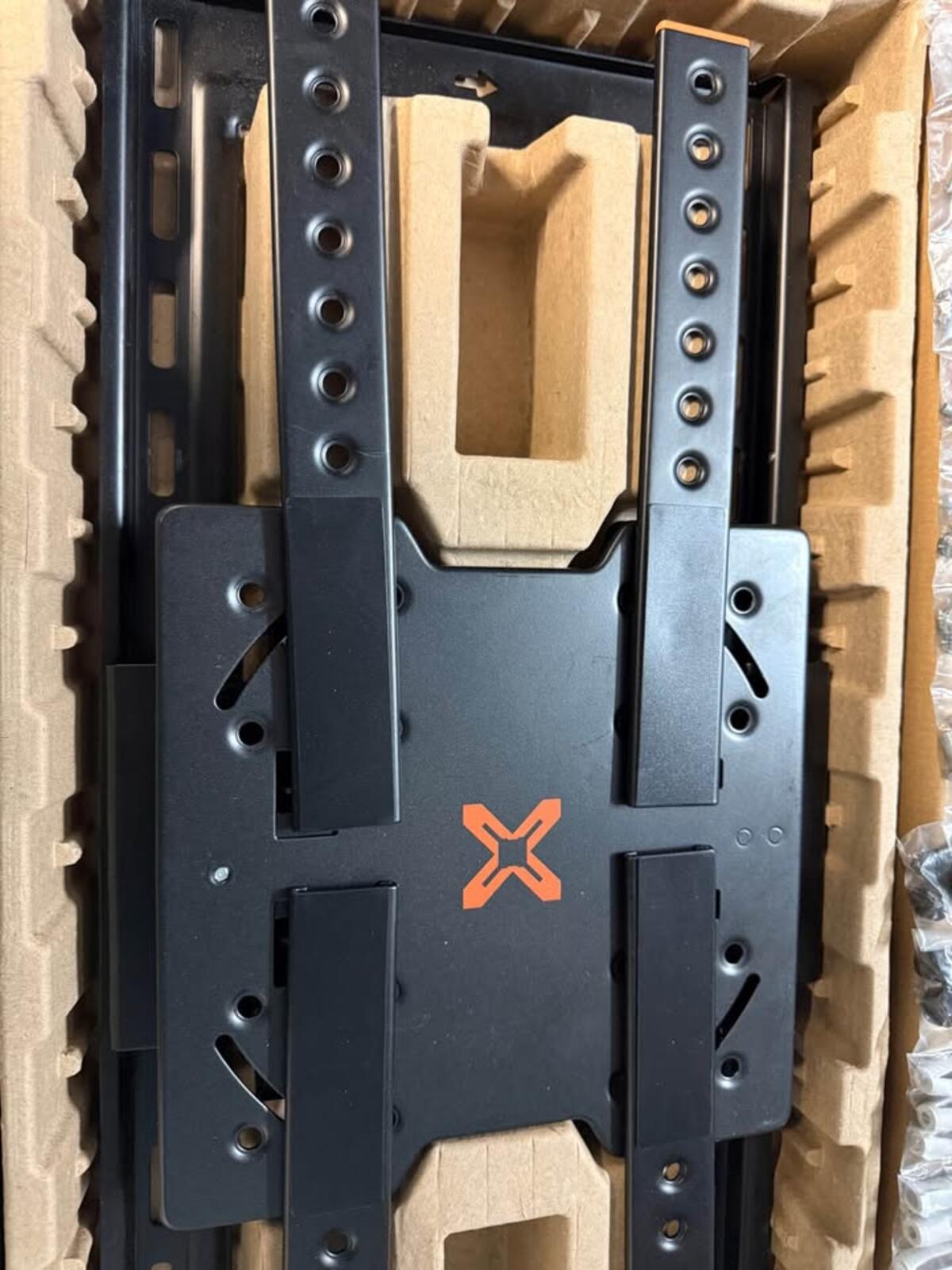 AVA Tilt and Turn TV Wall Mount 32-100 inch 150 lbs