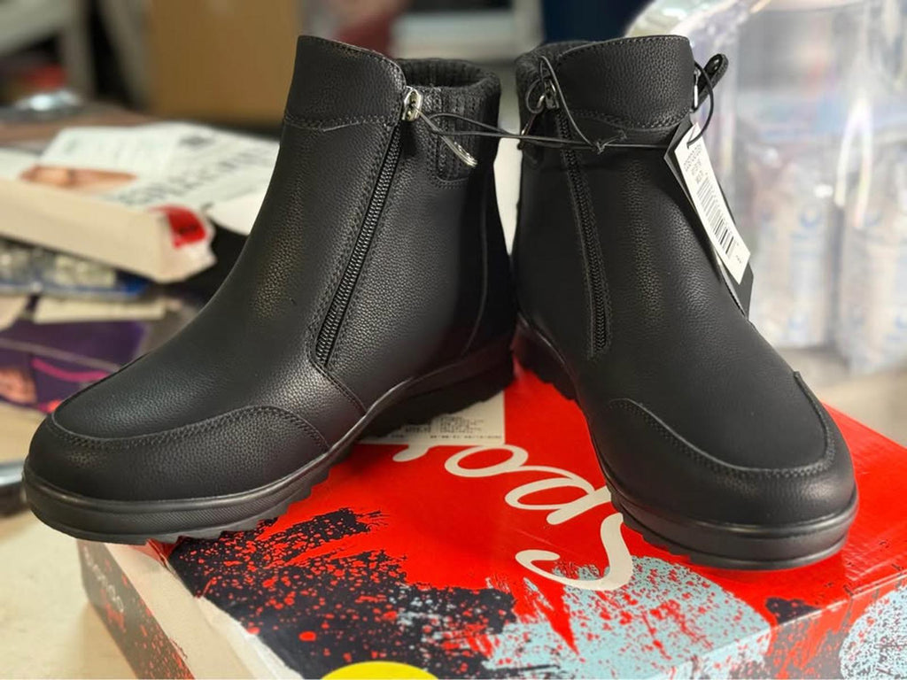 Blondo Sport Black Boots Size 6