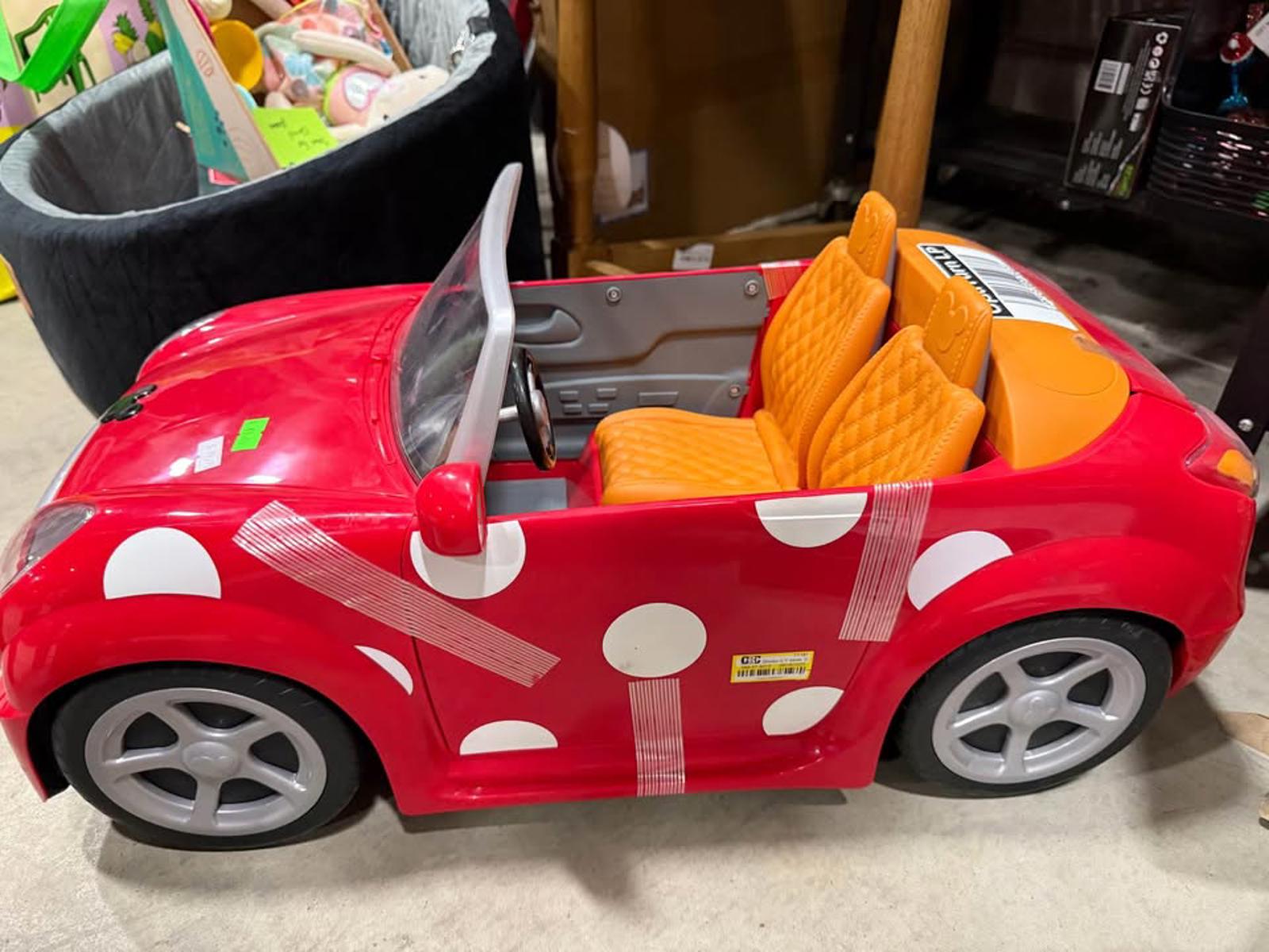 Minni mouse 18’ doll car