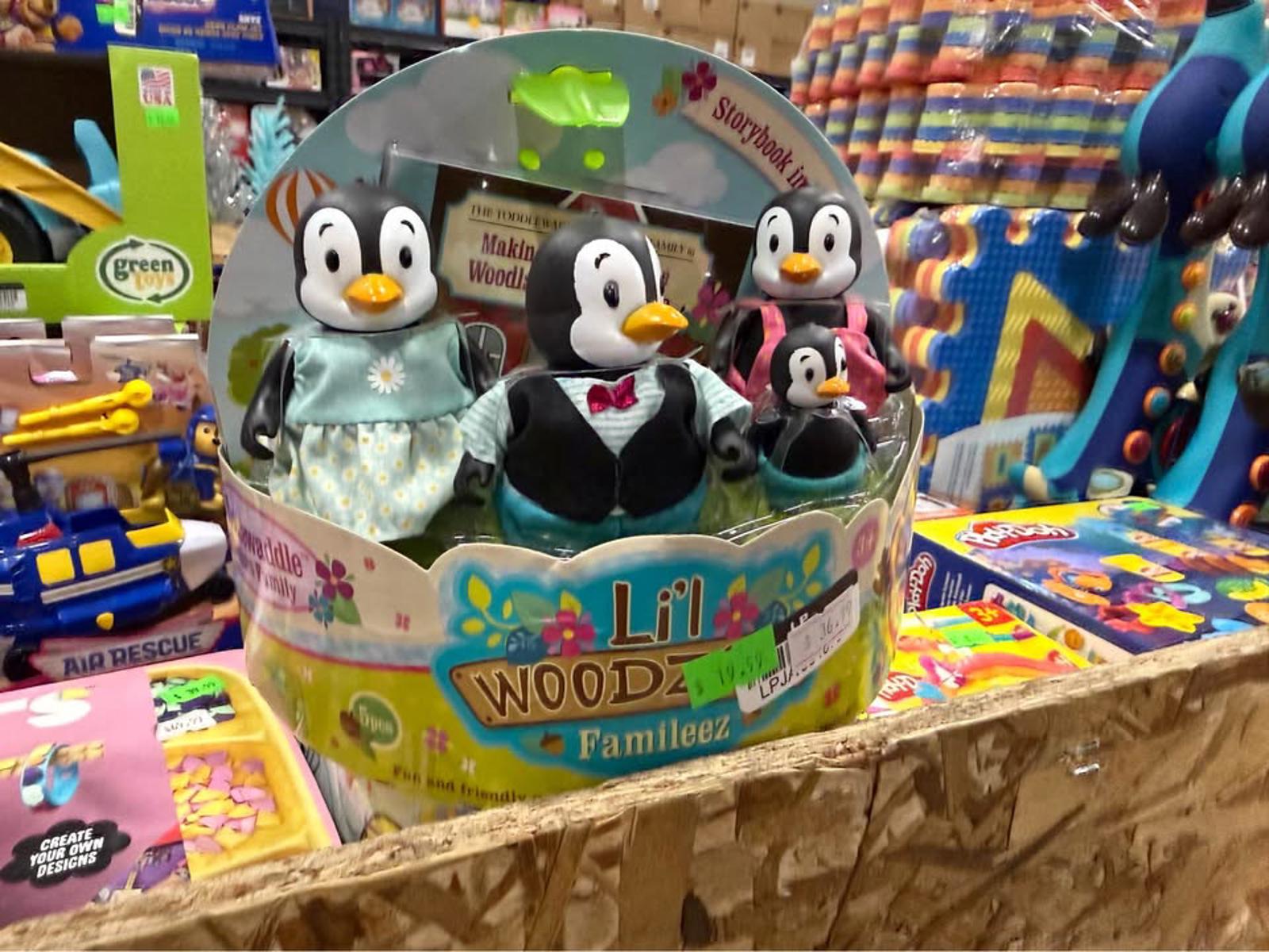Lil Woodzey Penguin family