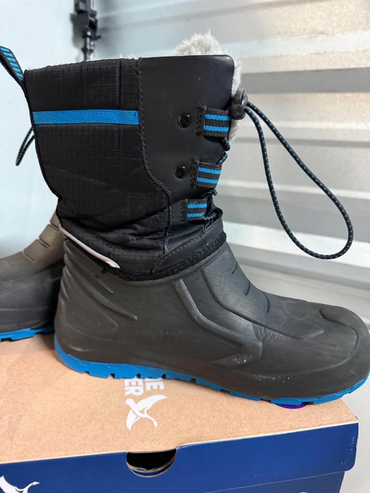 Eddie Bauer Kids Snow Boots Size 3 Black Blue