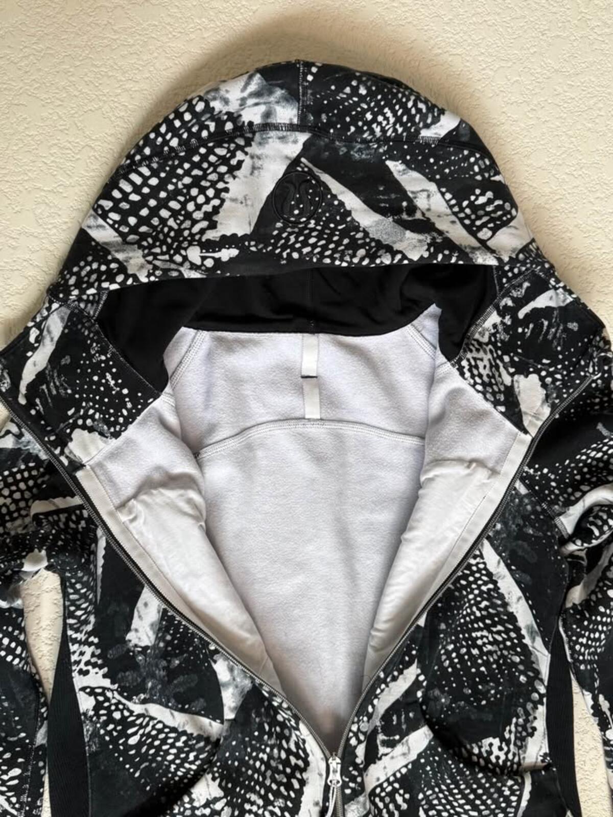 Lululemon size 12 Black White Pattern Zip Up Hoodie