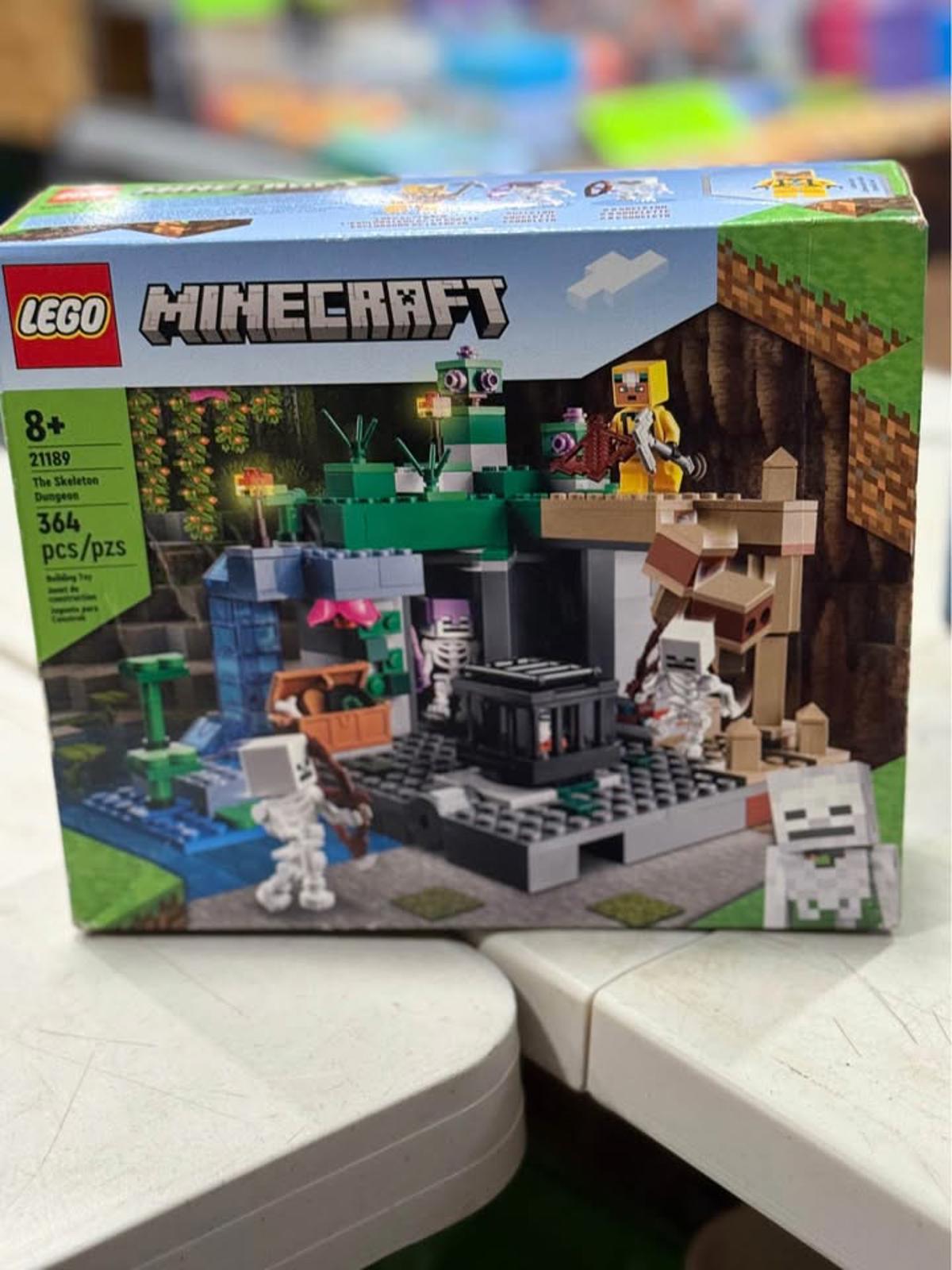 Minecraft Lego 21189- discontinued set