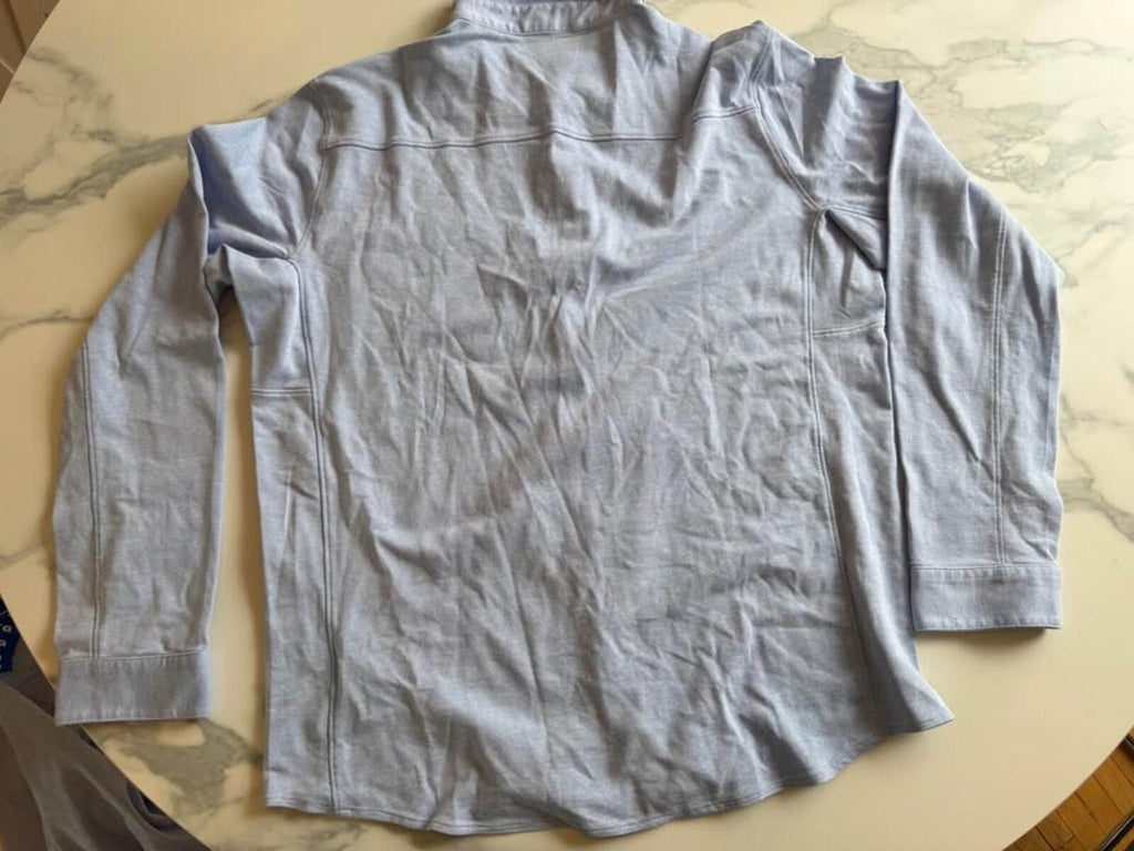 United Colors of Benetton Light Blue Button-Up Shirt L/G