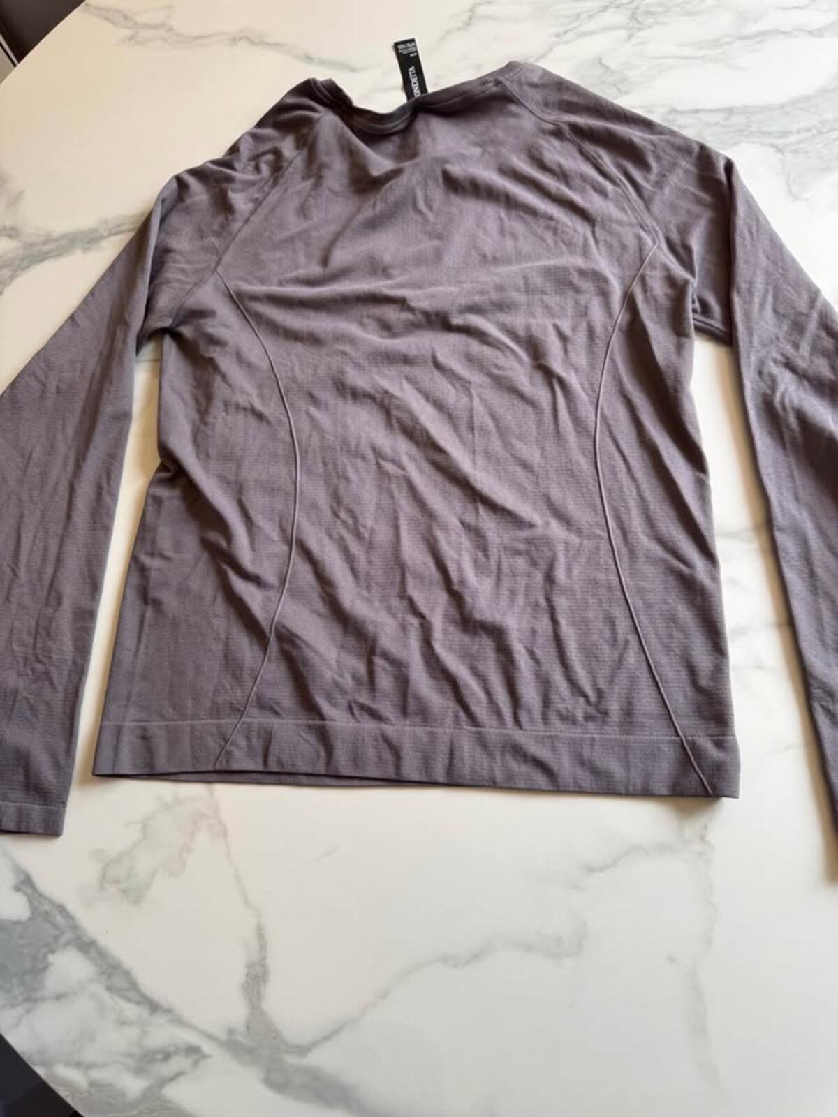 Mondetta Gray Long Sleeve Athletic Top M/M