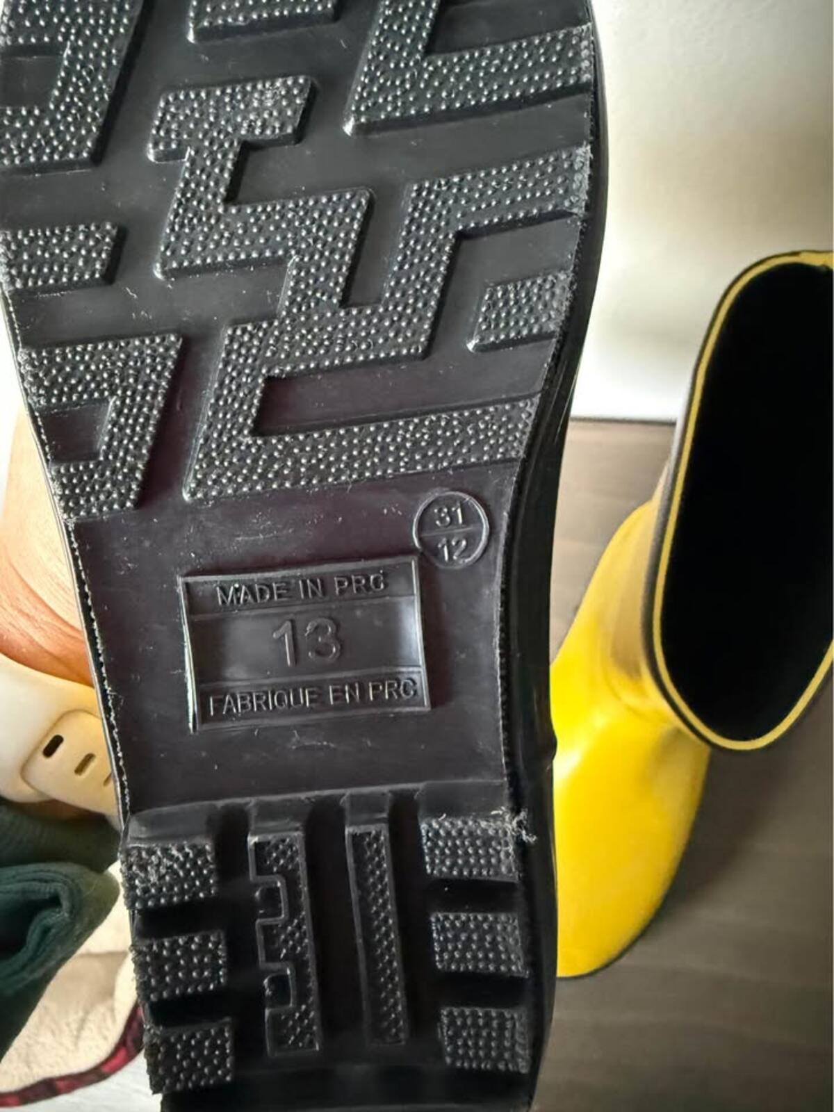 Stonz Yellow Rain Boots Size 13 US / 31 EU