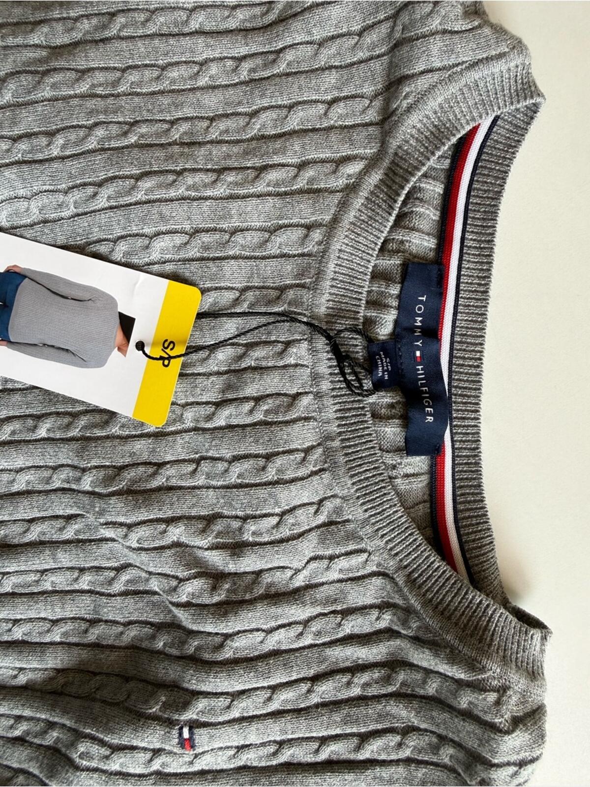 Tommy Hilfiger Light Gray Cable Knit Sweater