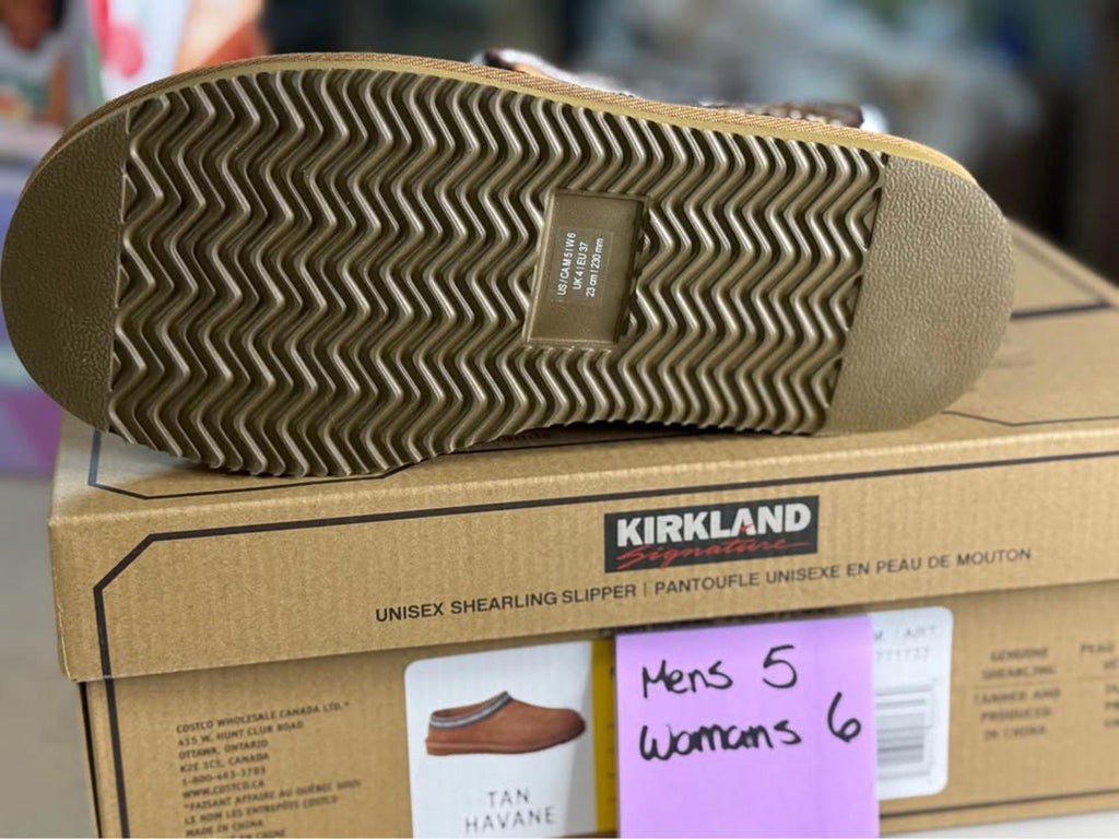Kirkland Signature Unisex Shearling Slippers Tan Havane M5/W6