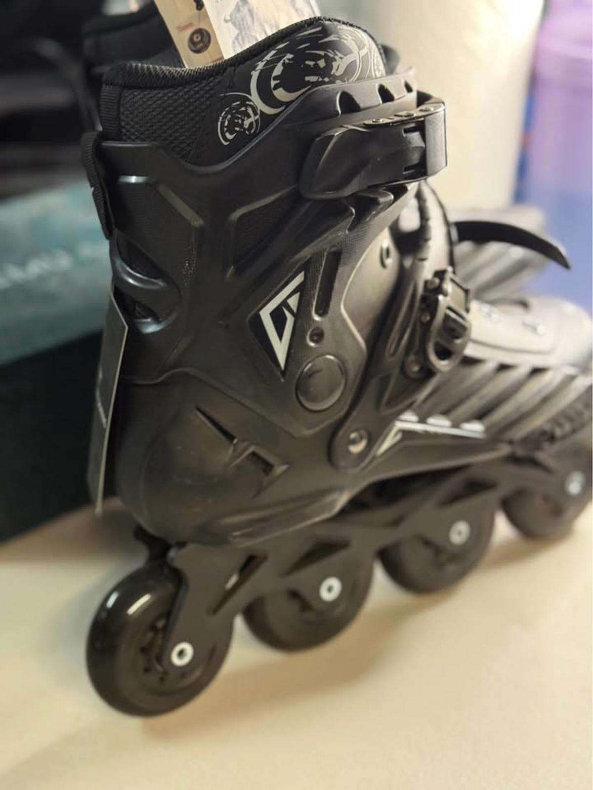 New LIKU Black Inline Skates w/ Accessories