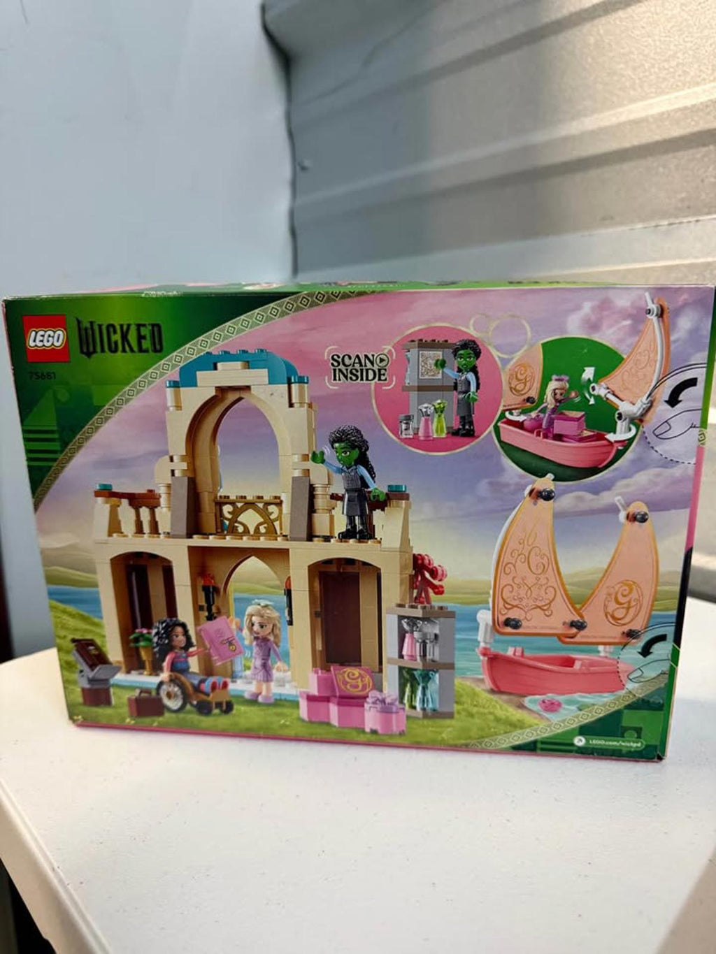 LEGO Wicked Glinda Elphaba Nessarose at Shiz Uni 75681