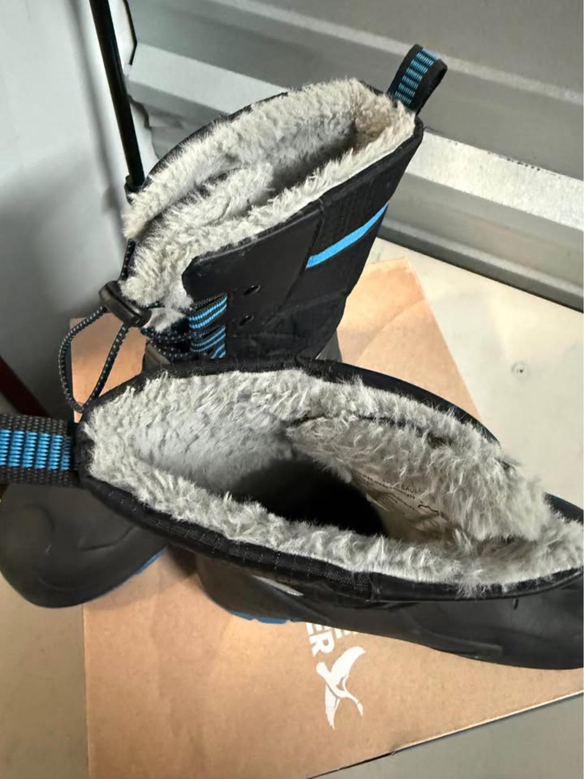 Eddie Bauer Kids Snow Boots Size 3 Black Blue