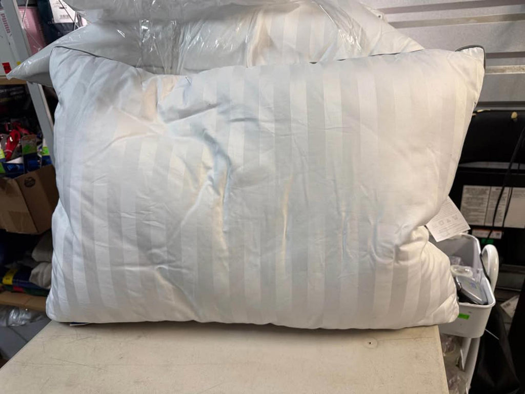 Beautyrest Standard/Queen Duck Feather Pillow New