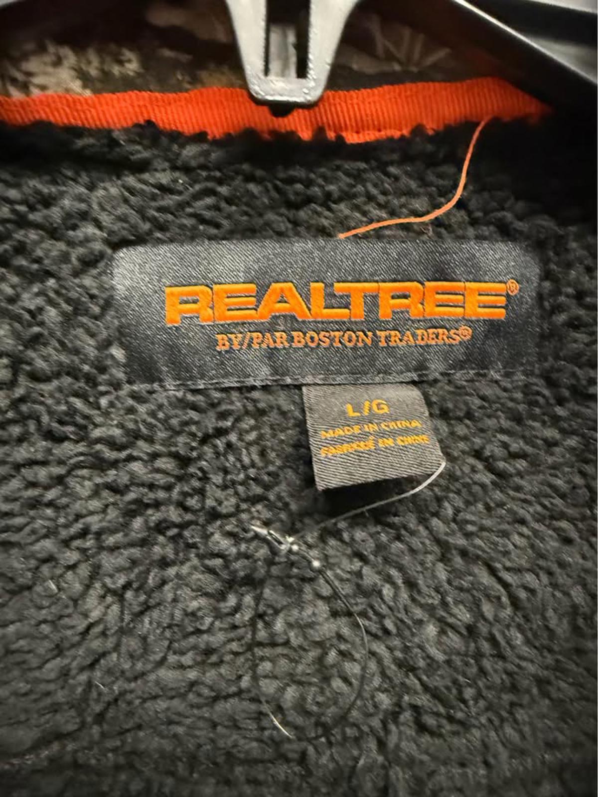 Realtree by Boston Traders red and black plaid sherpa lined flannel jacket Large
