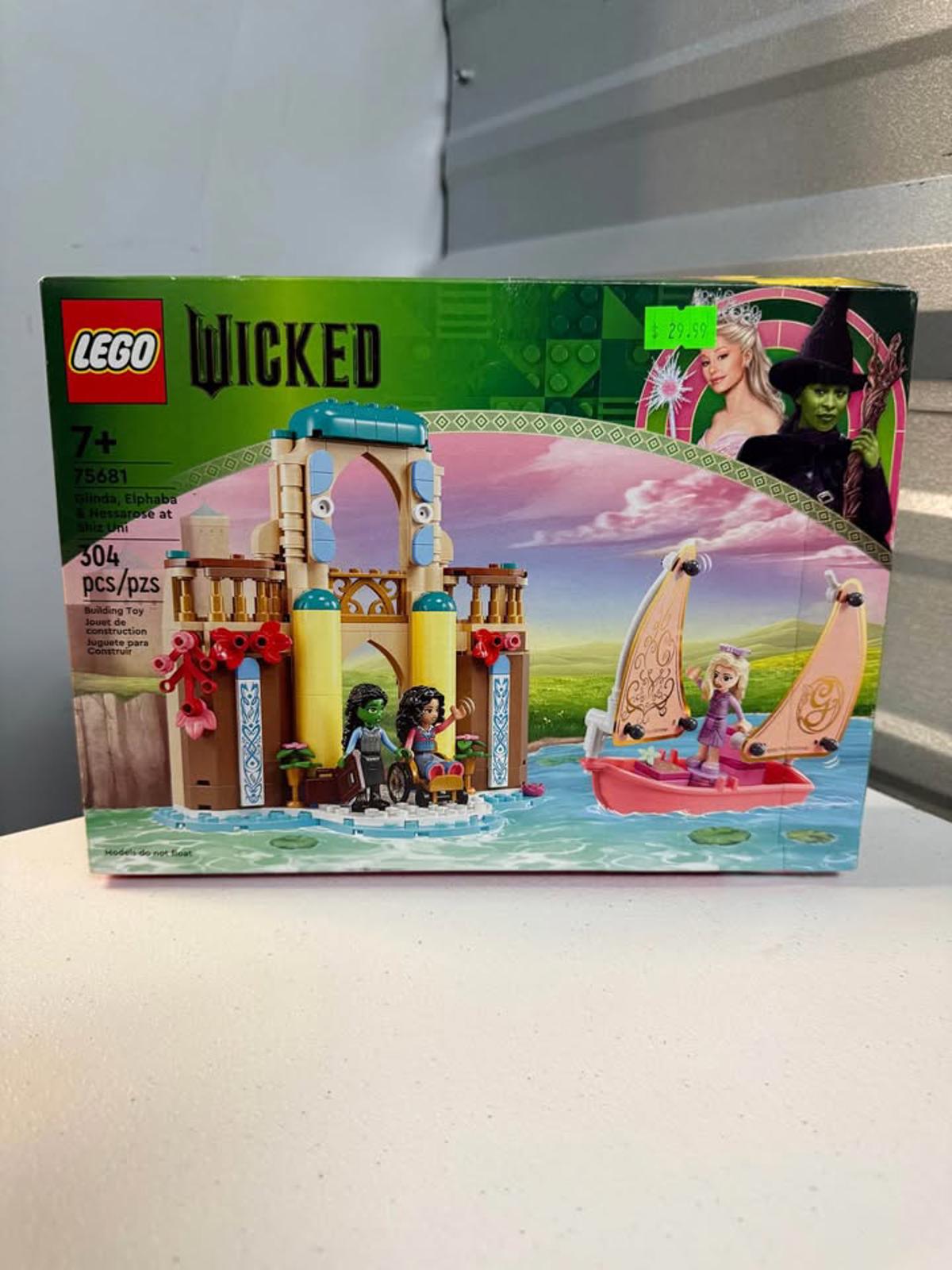 LEGO Wicked Glinda Elphaba Nessarose at Shiz Uni 75681