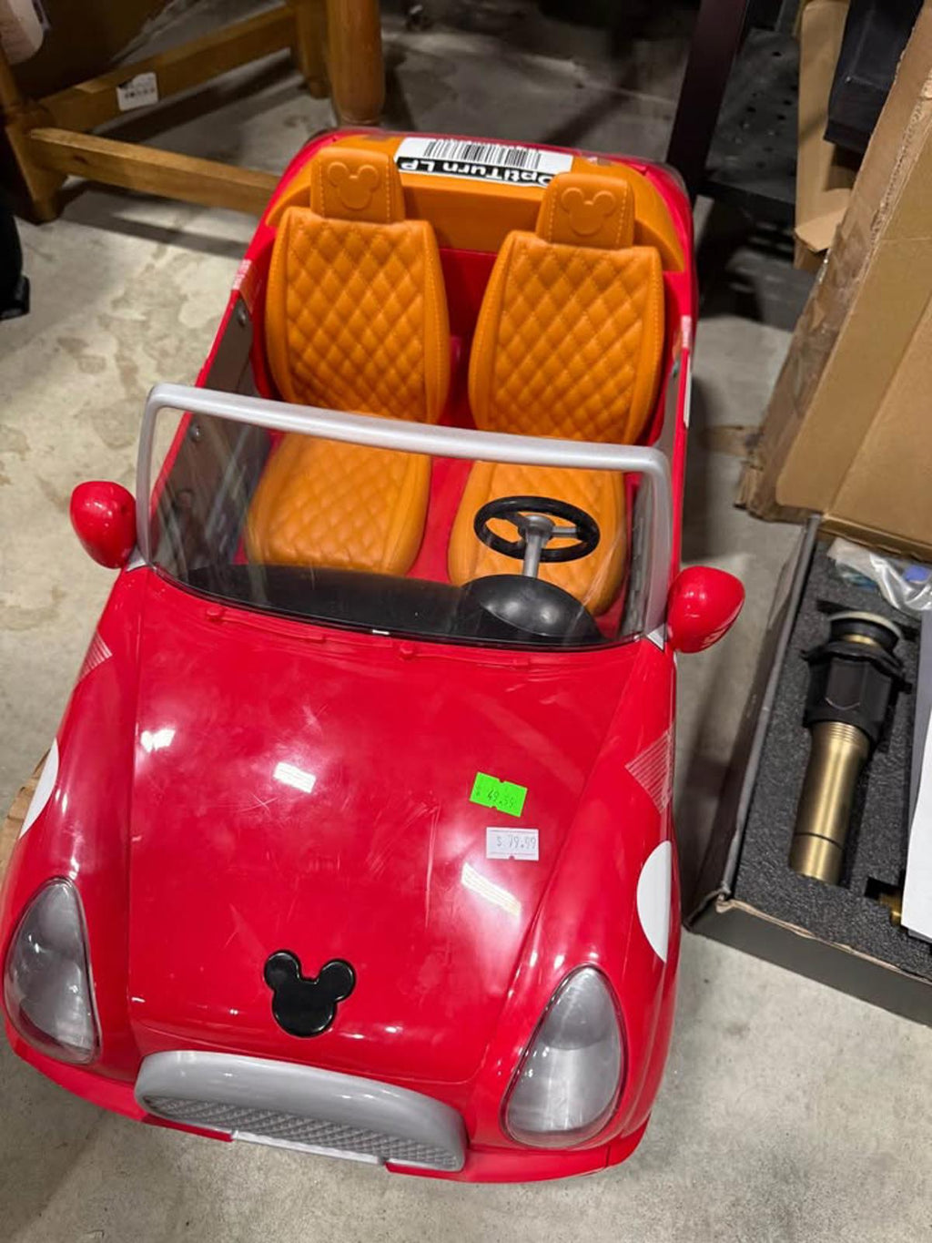 Minni mouse 18’ doll car