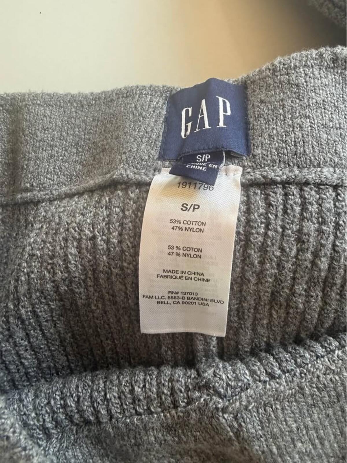 New GAP grey ribbed knit pants small petite