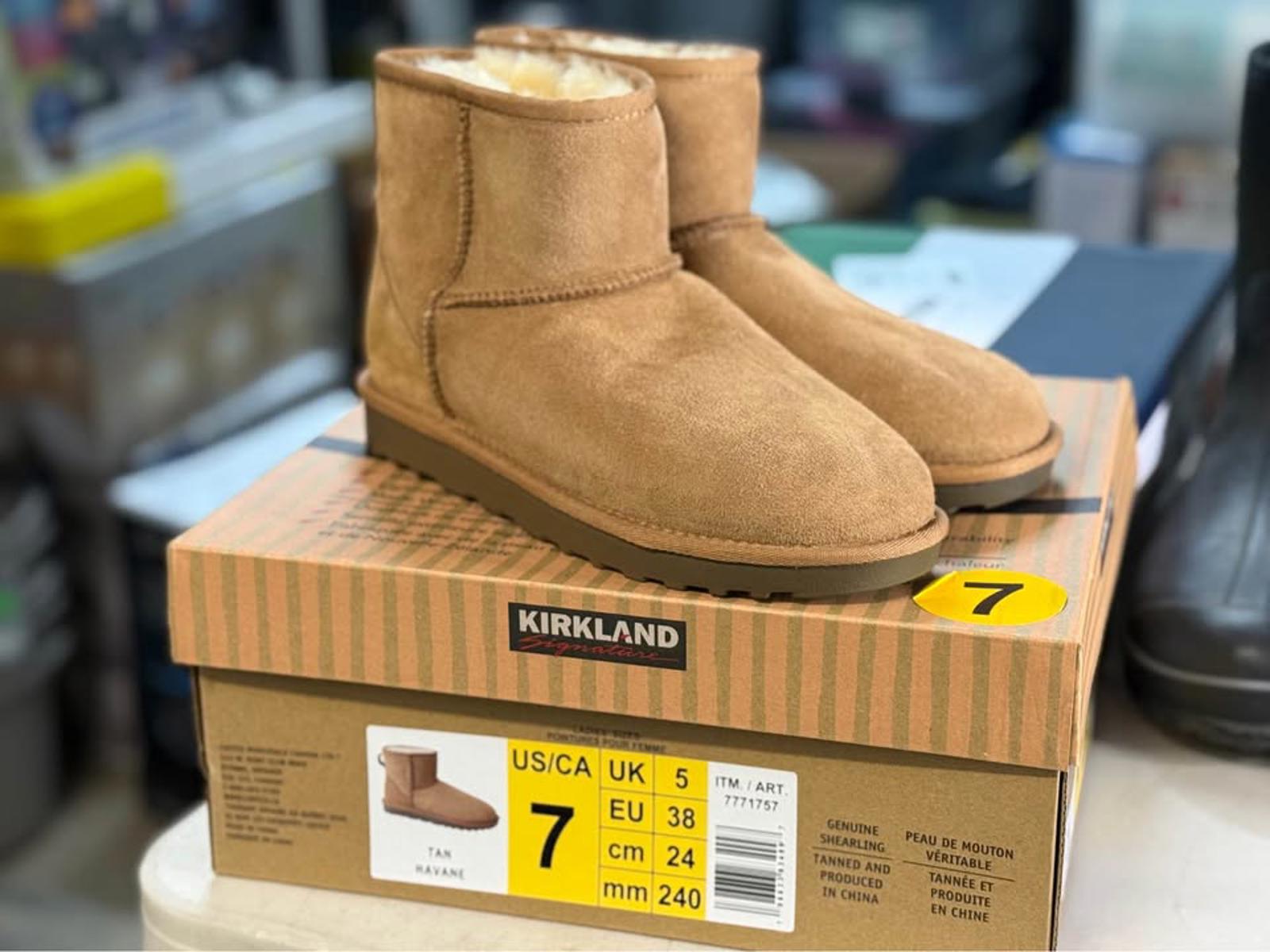 Kirkland Signature Tan Shearling Boots US 7